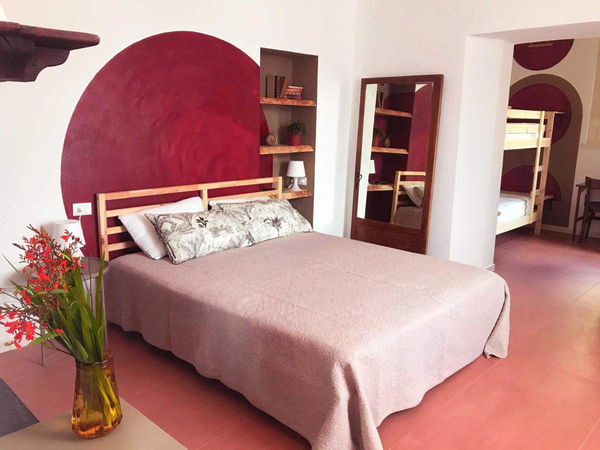 مانديلو ديل لاريو Il Mallo Verde - Lake Como B&B الغرفة الصورة